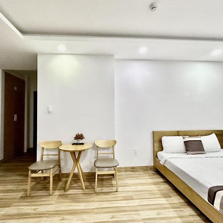 The Jade Hotel Near Tan Son Nhat Airport Хошимін Екстер'єр фото