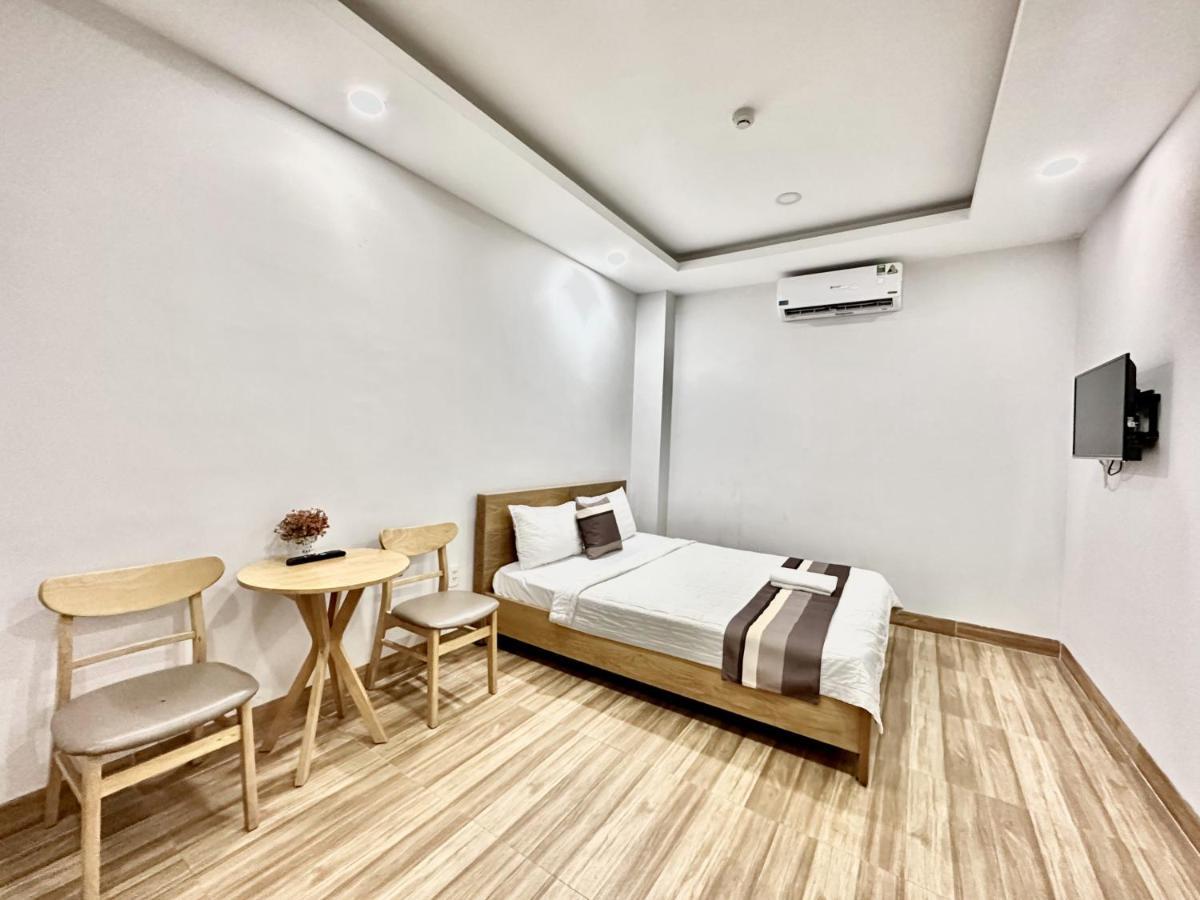 The Jade Hotel Near Tan Son Nhat Airport Хошимін Екстер'єр фото