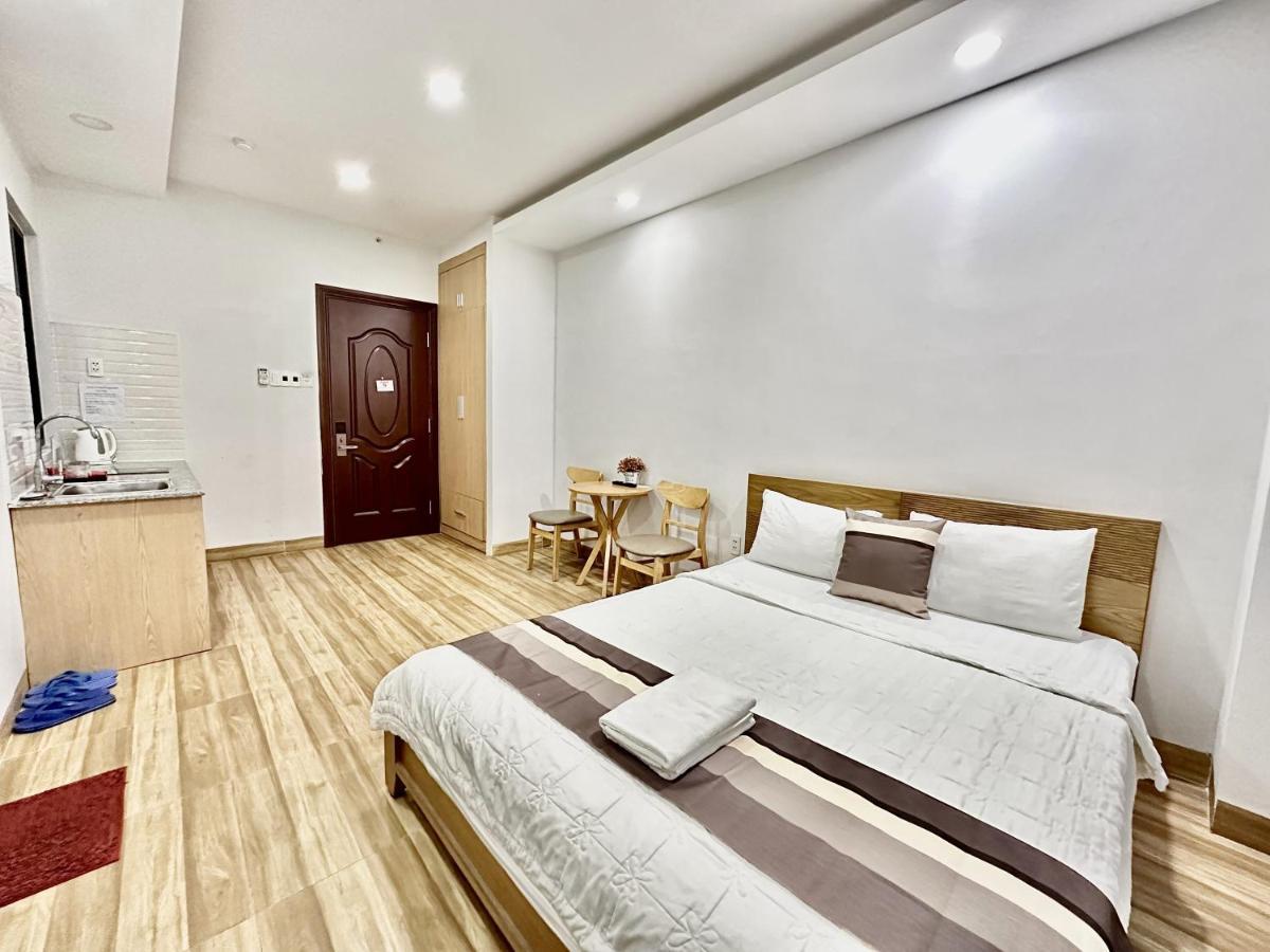 The Jade Hotel Near Tan Son Nhat Airport Хошимін Екстер'єр фото