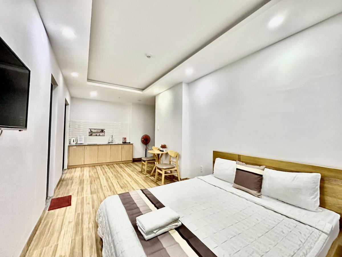 The Jade Hotel Near Tan Son Nhat Airport Хошимін Екстер'єр фото
