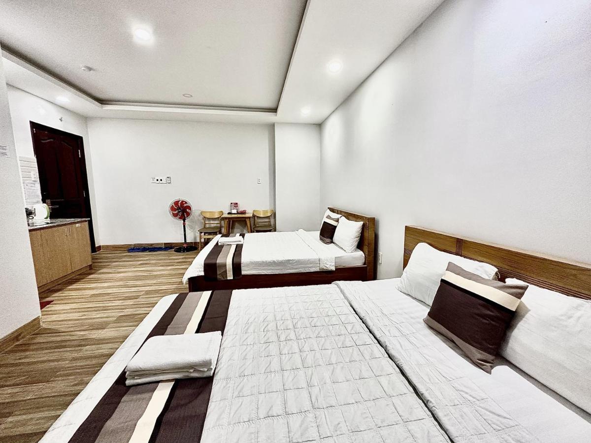 The Jade Hotel Near Tan Son Nhat Airport Хошимін Екстер'єр фото